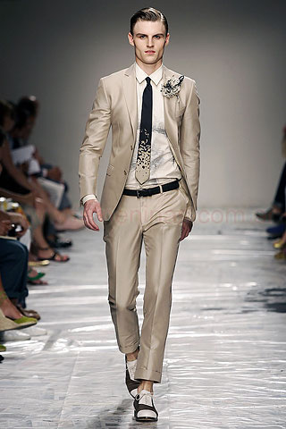 Moschino Moda Hombre Verano 2011